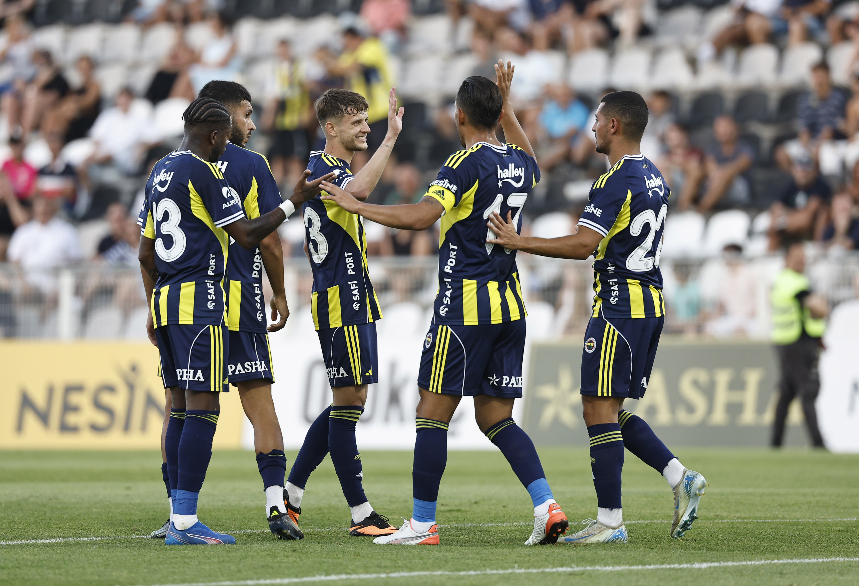 爱游戏APP包含冲刺阶段拜仁慕尼黑调整名单以备欧联，调整名单环节打磨，管理层满意，训练强度明显提升的词条