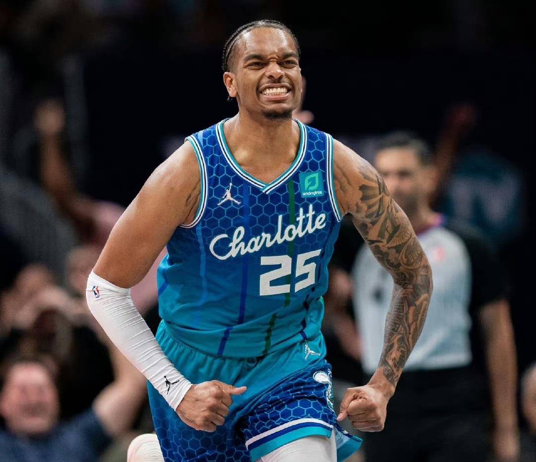 西甲赛程吃紧,夏洛特黄蜂冲刺阶段战术微调,赛场秩序良好,赛季目标并未改变的简单介绍 西甲赛程吃紧,夏洛特黄蜂冲刺阶段战术微调,赛场秩序良好,赛季目标并未改变的简单介绍